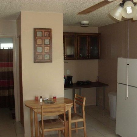 Newly Furnished Large, Clean, Quiet Private Unit Διαμέρισμα Φορτ Λόντερντεϊλ Εξωτερικό φωτογραφία