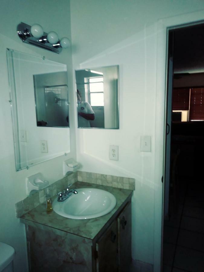 Newly Furnished Large, Clean, Quiet Private Unit Διαμέρισμα Φορτ Λόντερντεϊλ Εξωτερικό φωτογραφία